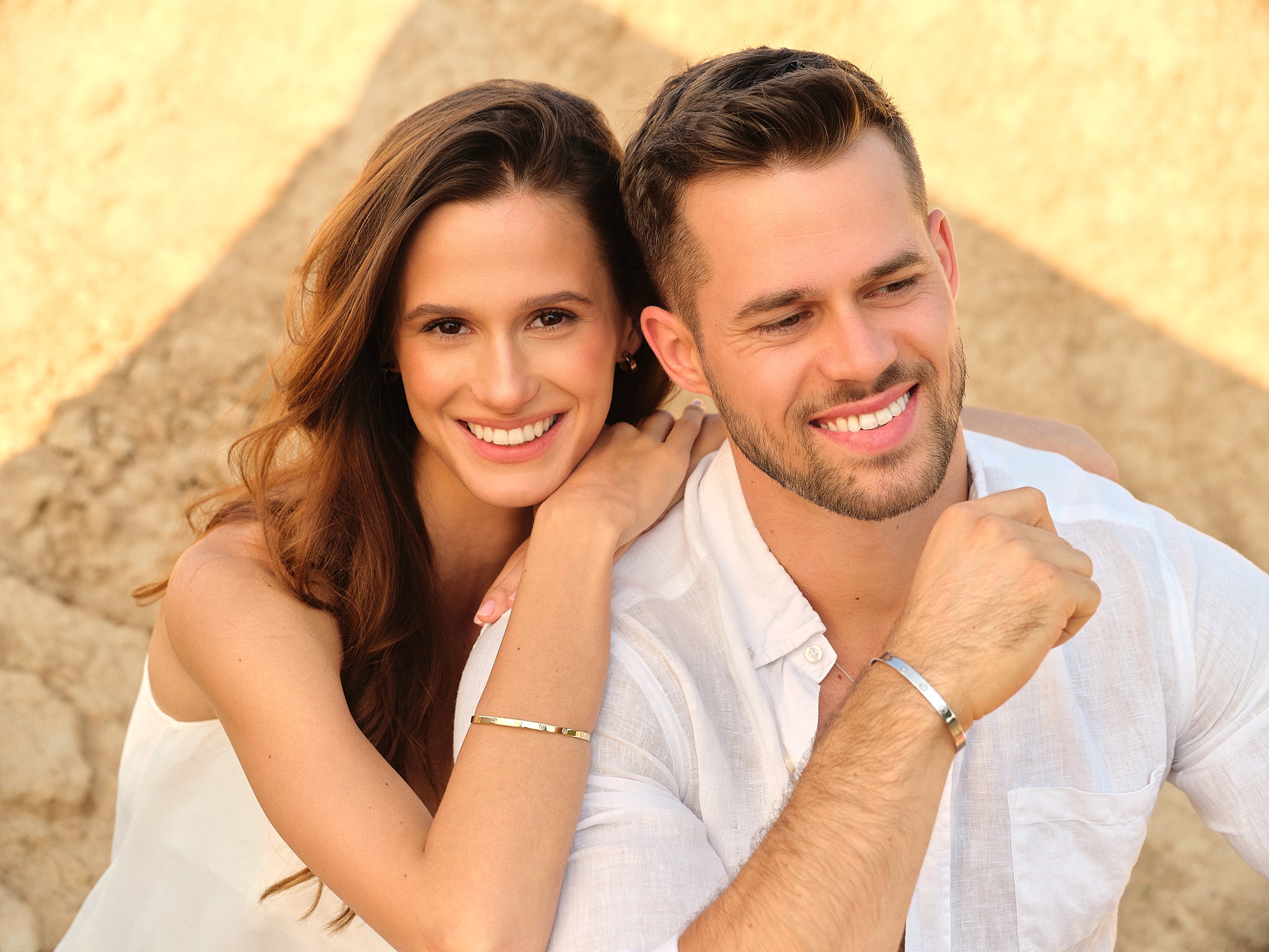 Power ON W - Gold Bangle